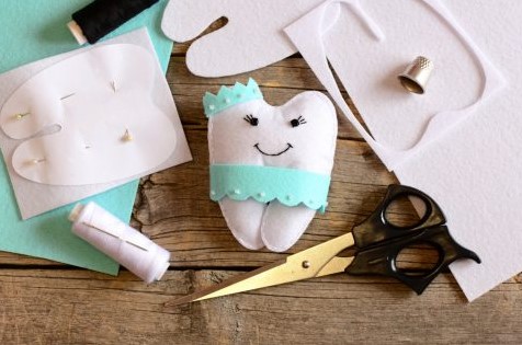 Зубная фея из бумаги и текстиля